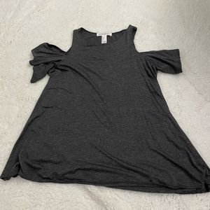 Shoulder cut out short sleeve shirt
